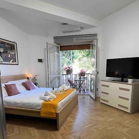 3 Fermate Dal Colosseo - Casa Vacanze Elena - 50 M Da Metro Garbatella Roma Exterior foto