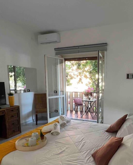 3 Fermate Dal Colosseo - Casa Vacanze Elena - 50 M Da Metro Garbatella Roma Exterior foto