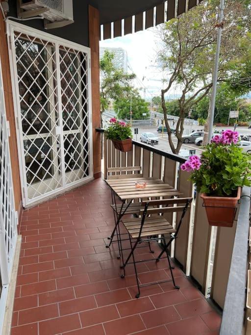 3 Fermate Dal Colosseo - Casa Vacanze Elena - 50 M Da Metro Garbatella Roma Exterior foto
